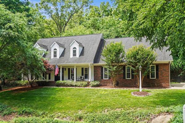 6128 Lake Providence LN, Charlotte, NC 28277