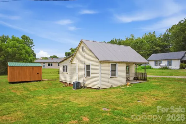 43 N Highland AVE, Granite Falls, NC 28630