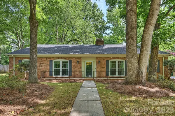 9301 Hinson DR,  Matthews,  NC 28105