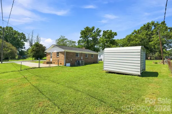 411 E Tennessee AVE, Bessemer City, NC 28016