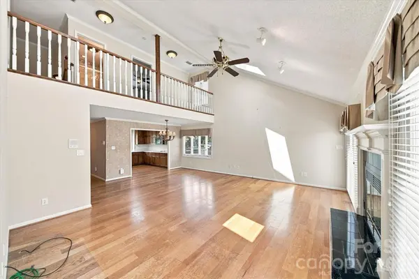 3823 ROCK BRIDGE DR NE, Conover, NC 28613