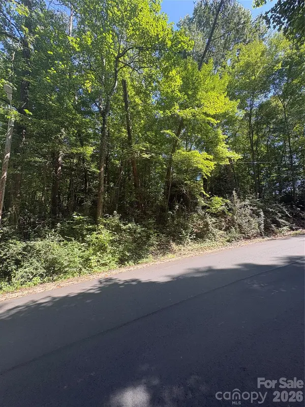 404 Summit DR SE, Concord, NC 28025