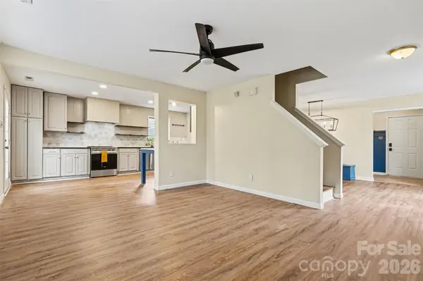 2648 Stream Bank DR, Charlotte, NC 28269