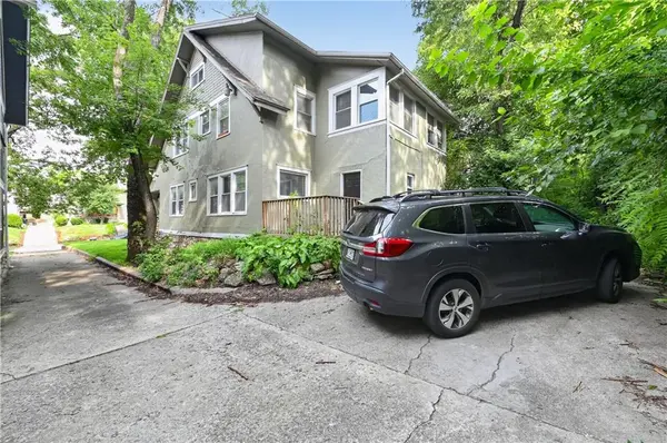 3821 VIRGINIA AVE, Kansas City, MO 64109