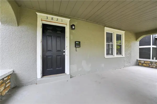 3821 VIRGINIA AVE, Kansas City, MO 64109
