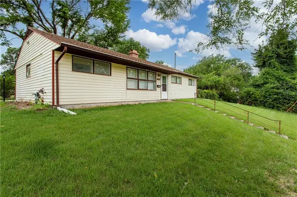 7805 E 114th ST, Kansas City, MO 64134