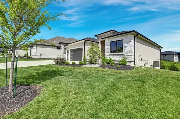 24991 W 98th PL, Lenexa, KS 66227