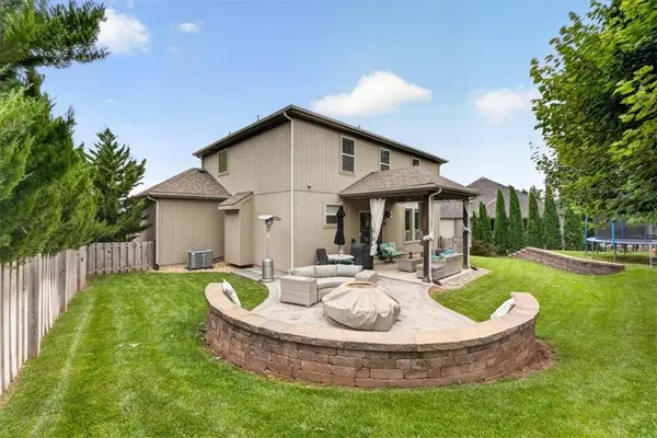 4401 NE Gateway DR, Lee's Summit, MO 64064