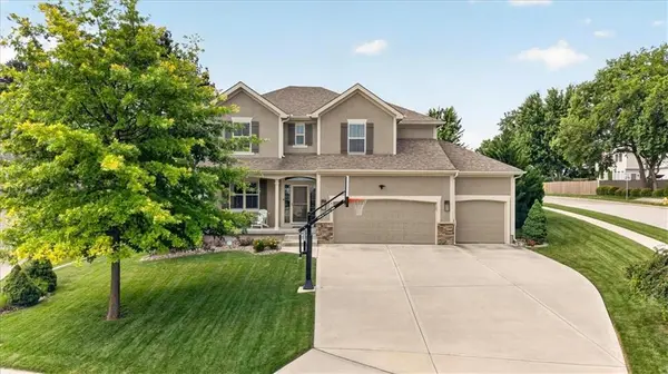 4401 NE Gateway DR, Lee's Summit, MO 64064