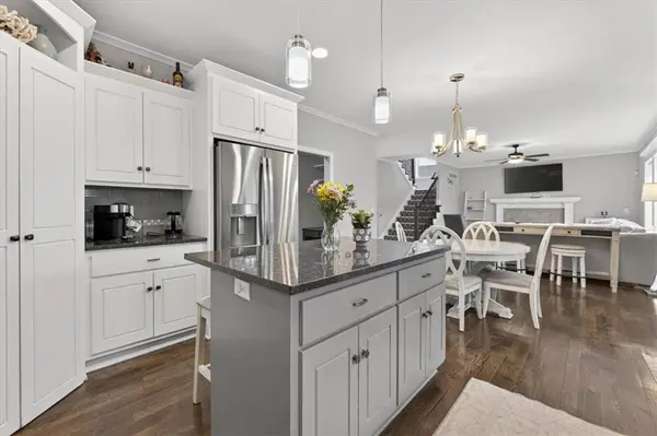 4401 NE Gateway DR, Lee's Summit, MO 64064