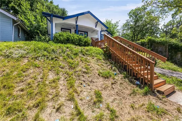 1805 E 67th ST, Kansas City, MO 64132