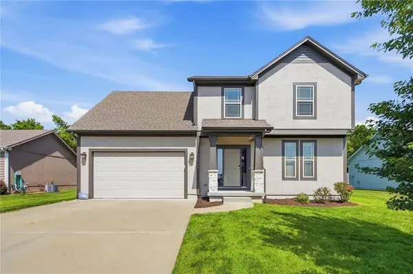 21141 Noble ST, Spring Hill, KS 66083