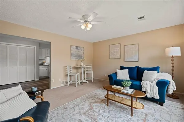 1434 NW 64th TER, Kansas City, MO 64118