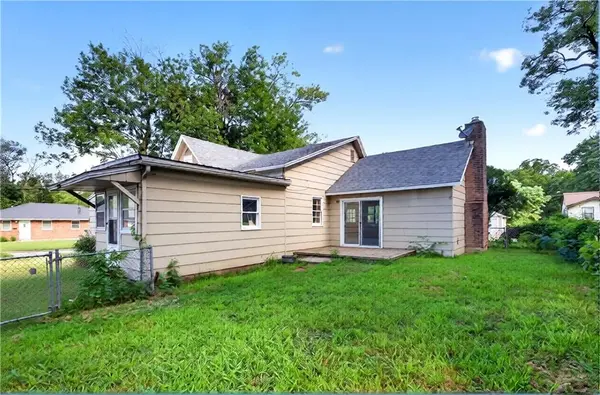 935 W Walnut ST, Nevada, MO 64772