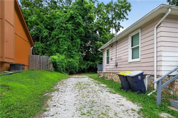 7418 Bales AVE, Kansas City, MO 64132