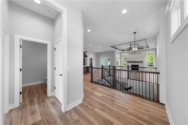 1148 SW Whitby DR, Lee's Summit, MO 64083