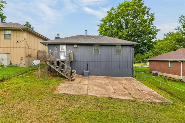 5209 NE 46th ST, Kansas City, MO 64117