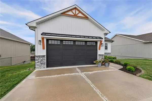 9600 N Lenox PL, Kansas City, MO 64154