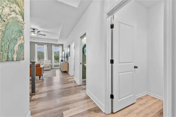 9600 N Lenox PL, Kansas City, MO 64154