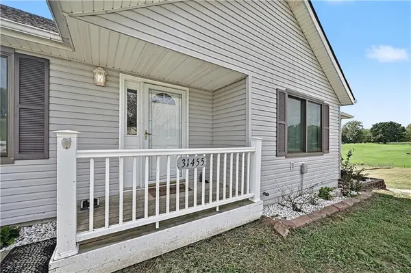 31455 Lyman LN, Excelsior Springs, MO 64024