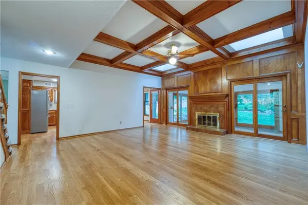 9613 W 115th TER, Overland Park, KS 66210