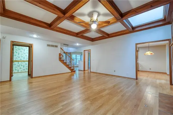 9613 W 115th TER, Overland Park, KS 66210