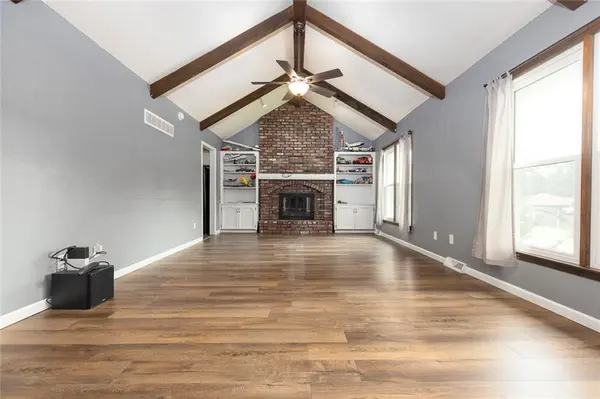 7914 N Garfield AVE, Kansas City, MO 64118