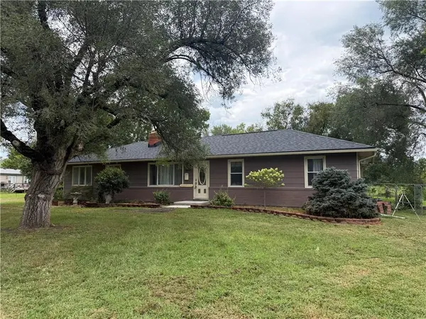24511 S State Route K HWY, East Lynne, MO 64743