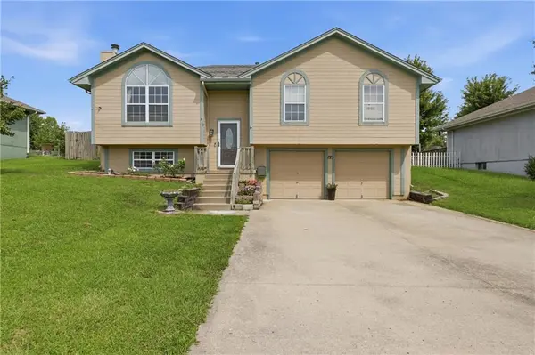 419 E Phillips ST, Odessa, MO 64076