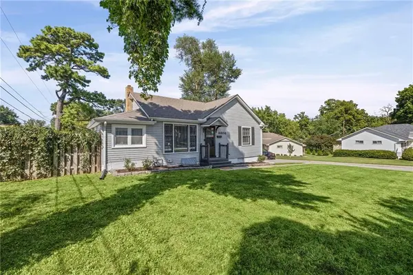 8804 W 79th ST, Overland Park, KS 66204