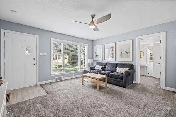 8804 W 79th ST, Overland Park, KS 66204