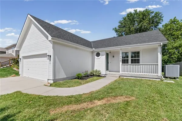 8620 NE 116th ST, Kansas City, MO 64157