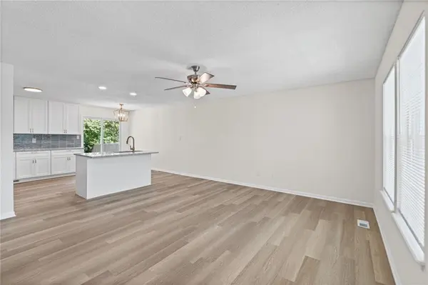 8620 NE 116th ST, Kansas City, MO 64157
