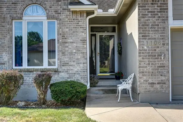 1106 SW Southcrest DR, Blue Springs, MO 64015