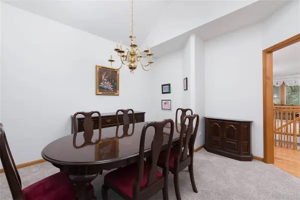 1106 SW Southcrest DR, Blue Springs, MO 64015