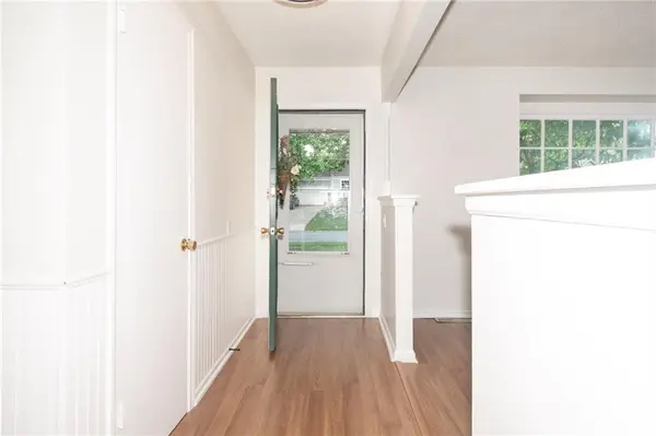 9912 Oakridge DR, Overland Park, KS 66212