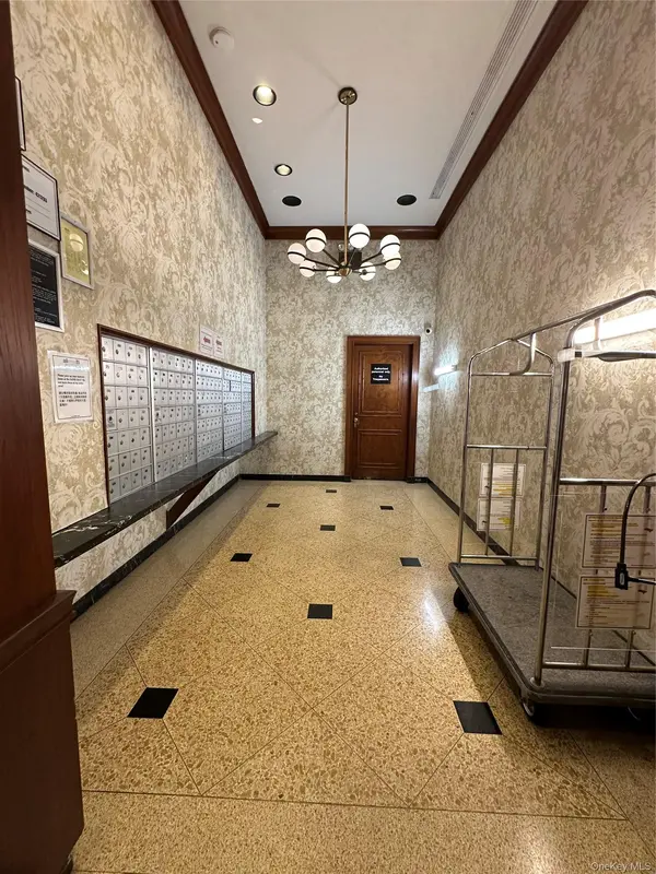 41-40 union ST #2O, Flushing, NY 11355