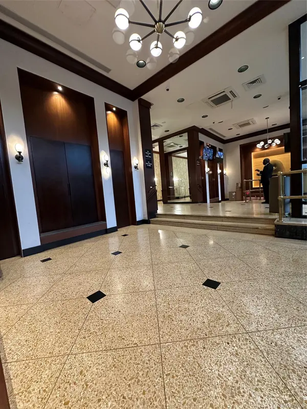41-40 union ST #2O, Flushing, NY 11355