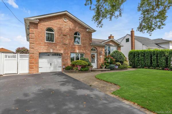 2781 S Saint Marks AVE, Bellmore, NY 11710