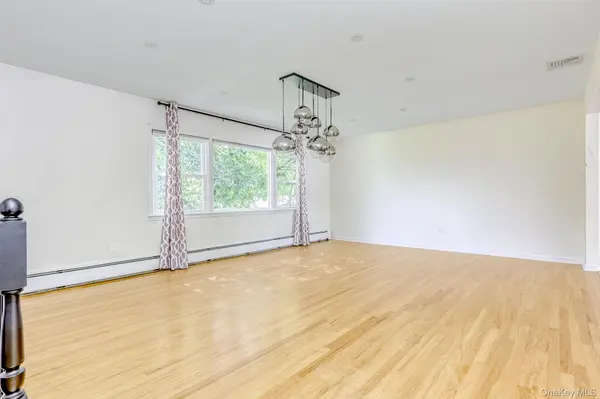 17 Cragmere RD, Suffern, NY 10901