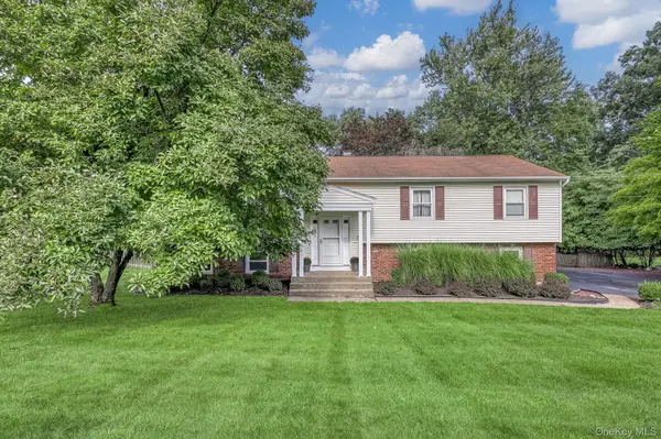 17 Cragmere RD, Suffern, NY 10901