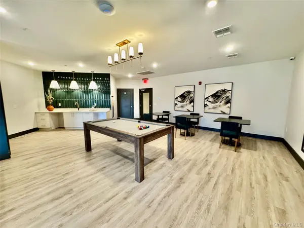 306 Bluestone CT #216, Maybrook, NY 12543