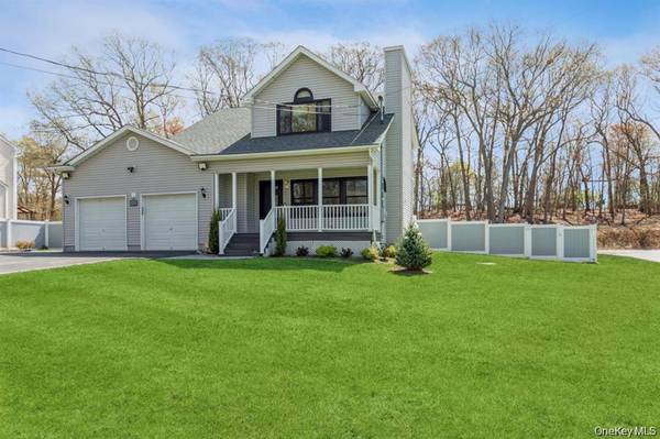 12 Midvale AVE, Port Jefferson Station, NY 11776