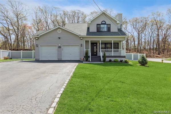 12 Midvale AVE, Port Jefferson Station, NY 11776