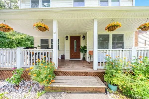 18 Ormond PL, Shirley, NY 11967