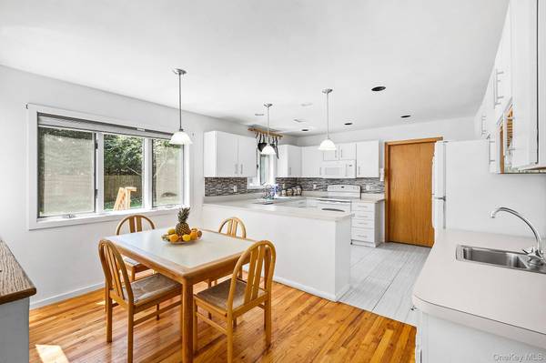 9 Hazelwood AVE, Westhampton Beach, NY 11978