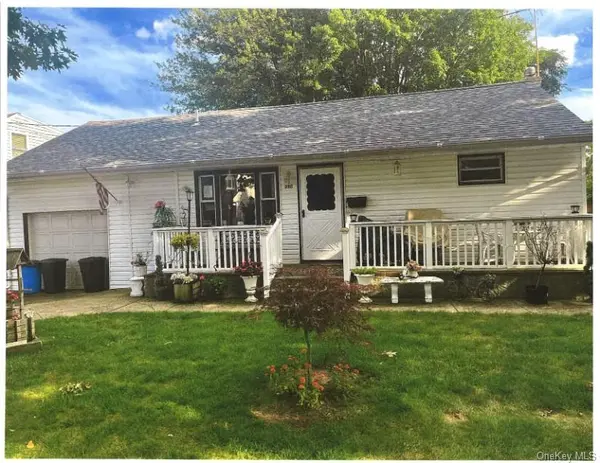 330 Florida AVE, Copiague, NY 11726