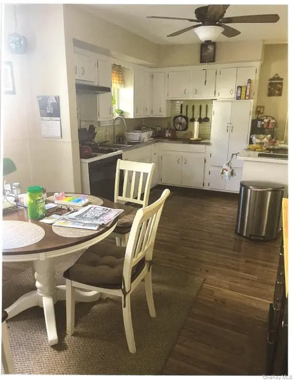 330 Florida AVE, Copiague, NY 11726