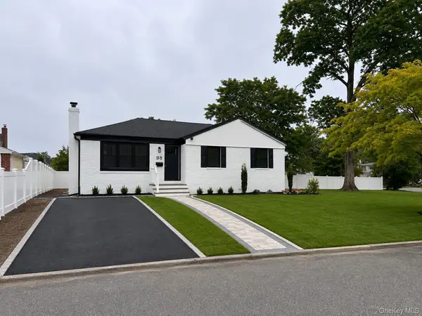 98 Beecher RD, North Babylon, NY 11703