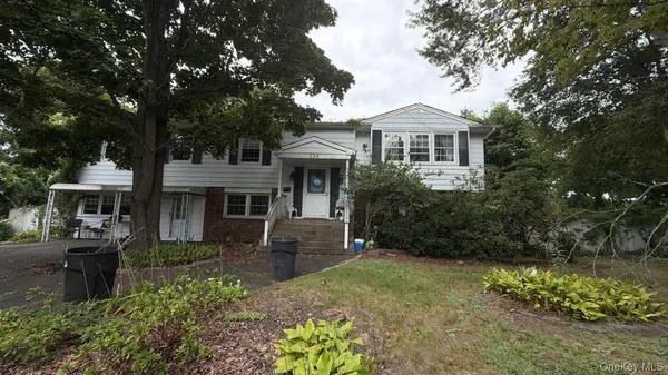 334 Sunrise AVE, Sayville, NY 11782